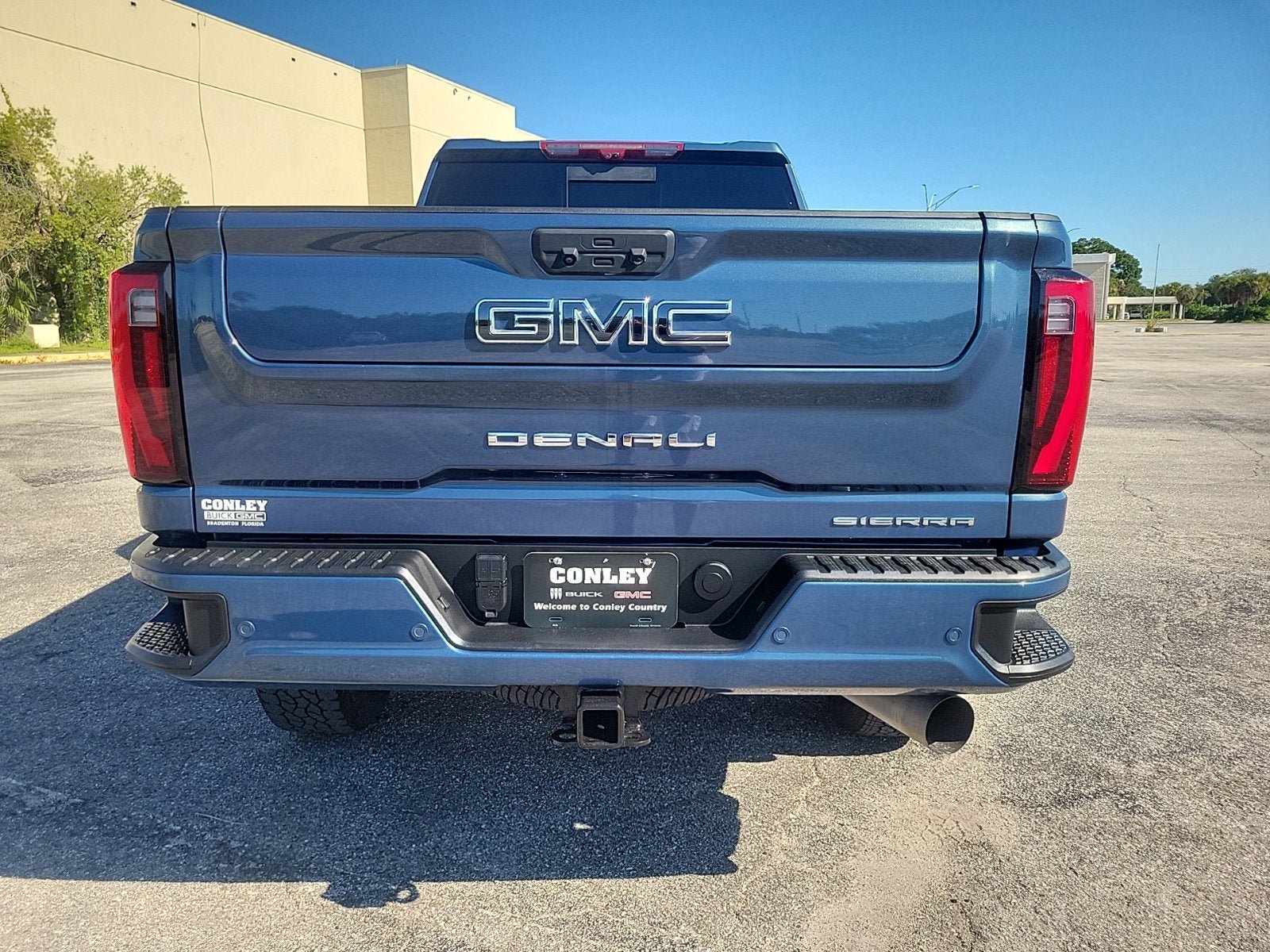 Used 2025 GMC Sierra 2500 Denali Ultimate AWD/4WD image 6
