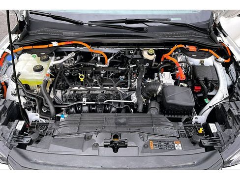 Used 2025 Ford Escape SE image 10