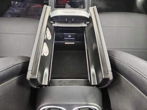 Used 2025 Mercedes-Benz C 300 Sedan image 39