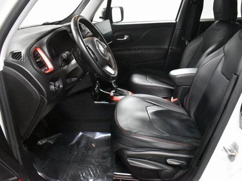 Used 2018 Jeep Renegade Trailhawk w/ Cold Weather Group II image 12