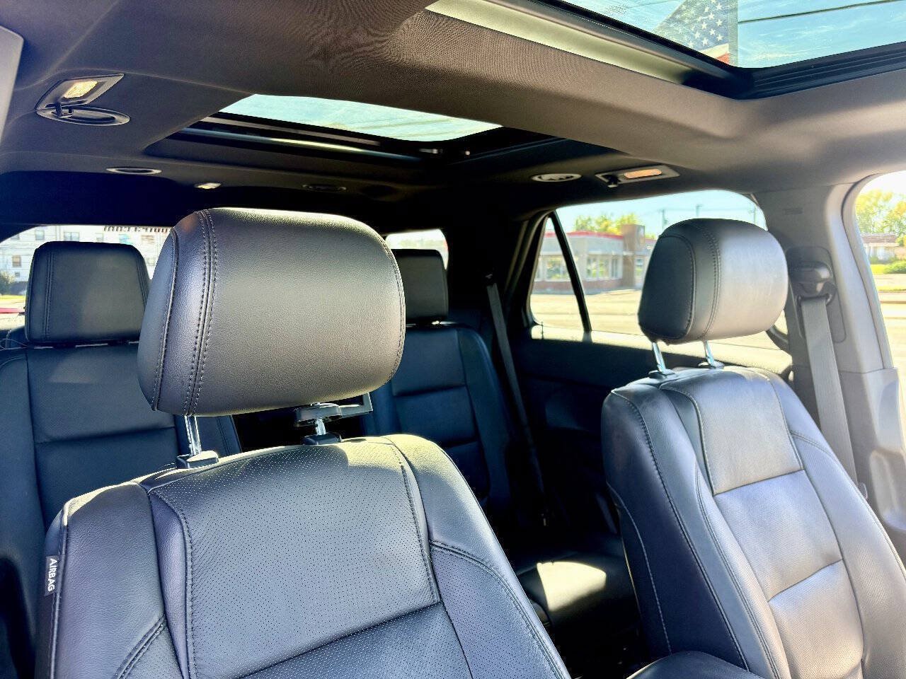 Used 2015 Ford Explorer Limited w/ Equipment Group 302A AWD/4WD image 37