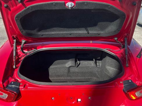 Used 2018 FIAT 124 Spider Abarth image 11