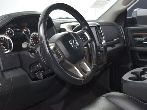 Used 2015 RAM 2500 Laramie w/ Black Appearance Group image 5