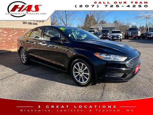 Used 2017 Ford Fusion SE w/ Fusion SE Technology Package image 8