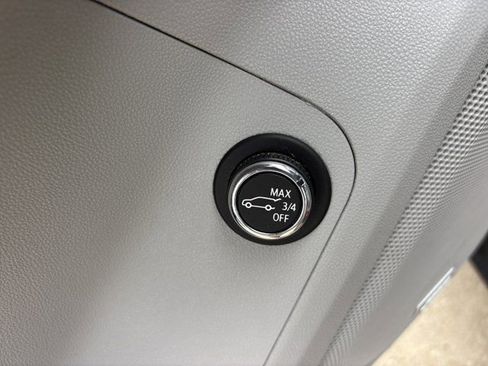 Used 2020 GMC Acadia SLT w/ Driver Alert Package II FWD image 25