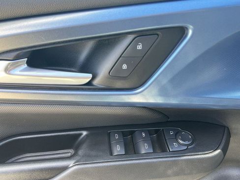 Used 2025 Chevrolet Equinox EV LT w/ Convenience Package image 21