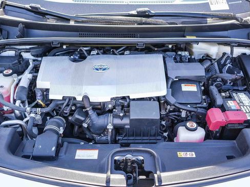 Used 2018 Toyota Prius Prime Advanced FWD image 26