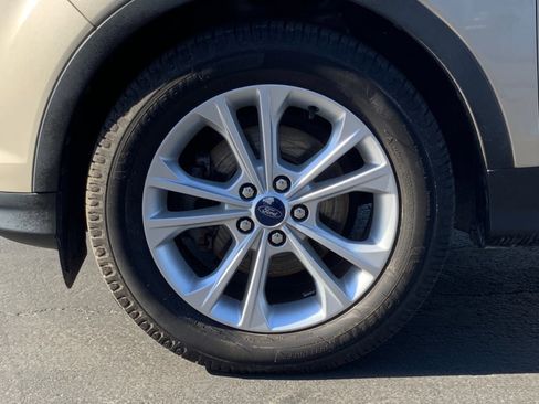 Used 2017 Ford Escape SE image 24