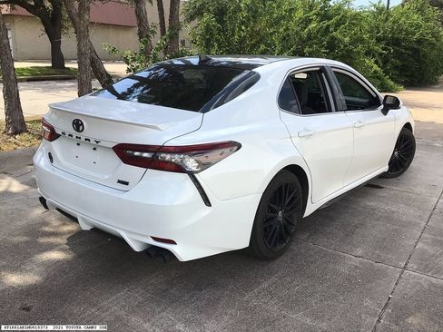 Used 2021 Toyota Camry XSE FWD image 4
