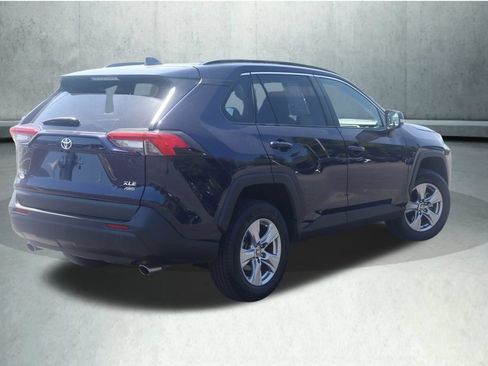 Used 2025 Toyota RAV4 XLE AWD/4WD image 12
