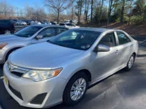 Used 2013 Toyota Camry LE image 11