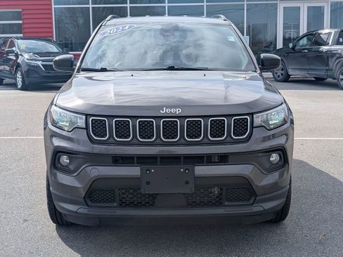 Used 2024 Jeep Compass Latitude image 2