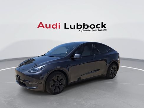 Used 2025 Tesla Model Y Long Range AWD/4WD image 4