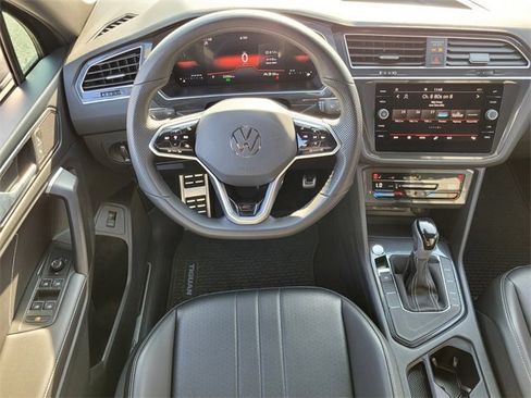 Used 2024 Volkswagen Tiguan SE R-Line image 15