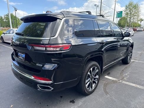 Used 2023 Jeep Grand Cherokee L Overland w/ Luxury Tech Group IV image 3