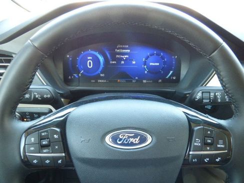 Used 2022 Ford Escape SEL w/ Technology Package image 30