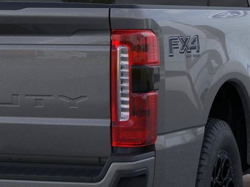 New 2026 Ford F250 XLT w/ XLT Premium Package AWD/4WD image 21