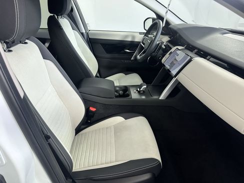 Certified 2025 Land Rover Discovery Sport S image 18