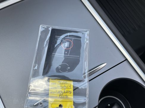 Used 2025 Tesla Model Y Long Range image 30