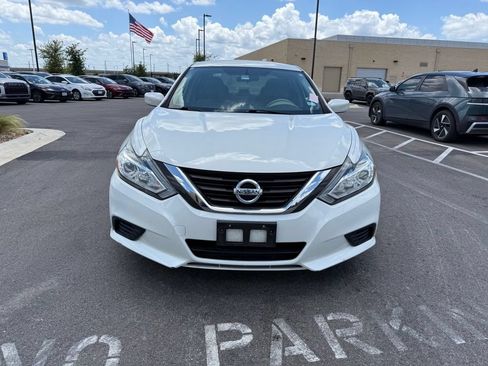 Used 2017 Nissan Altima 2.5 S w/ Power Driver Seat Package FWD image 2
