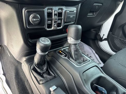 Used 2020 Jeep Wrangler Unlimited Sport image 19