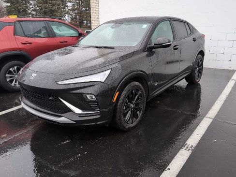 Used 2025 Buick Envista Sport Touring image 1