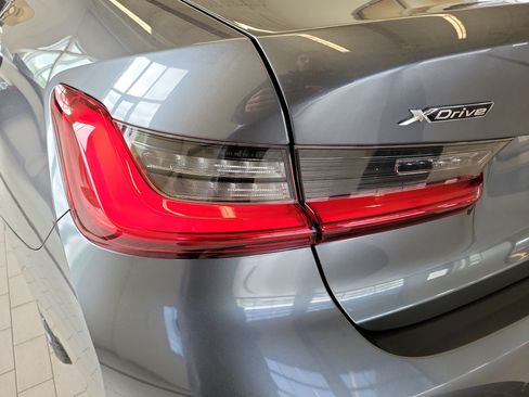 Used 2020 BMW 330i xDrive Sedan w/ Convenience Package AWD/4WD image 11