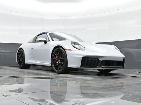 Used 2025 Porsche 911 Targa 4 GTS image 40