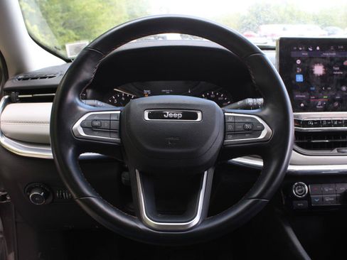 Used 2022 Jeep Compass Limited AWD/4WD image 9
