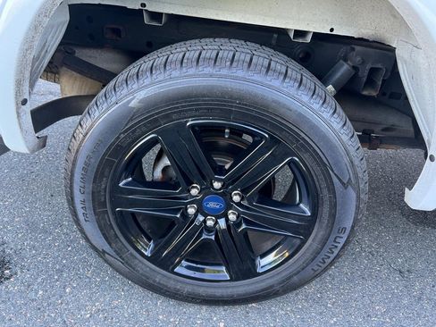 Used 2019 Ford F150 Lariat w/ Equipment Group 502A Luxury AWD/4WD image 29
