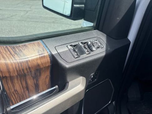 Used 2018 Ford F150 Lariat w/ Equipment Group 502A Luxury AWD/4WD image 19