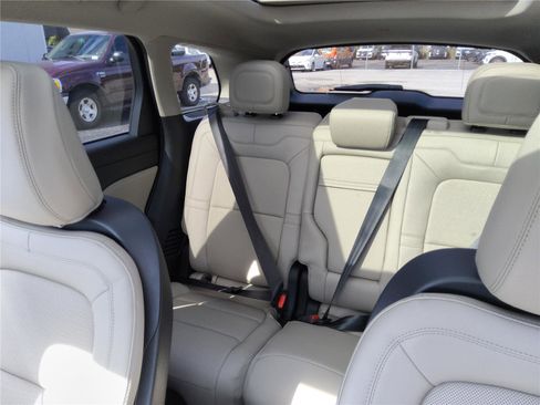 New 2026 Lincoln Corsair Grand Touring AWD/4WD image 16