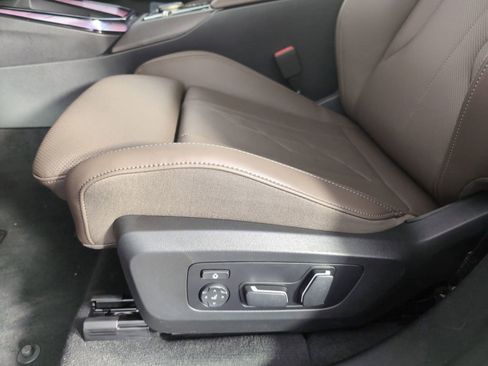 Used 2025 BMW X3 xDrive30i w/ Premium Package image 11