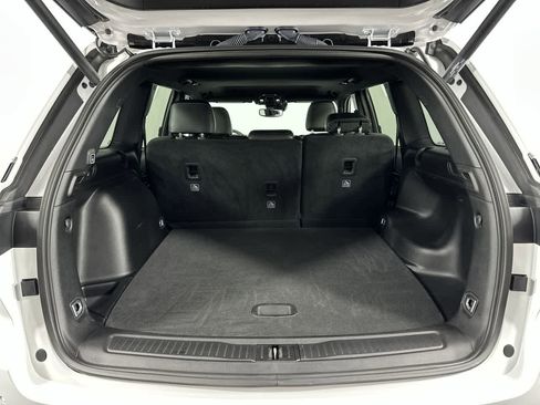Used 2024 Jeep Grand Cherokee Altitude AWD/4WD image 8