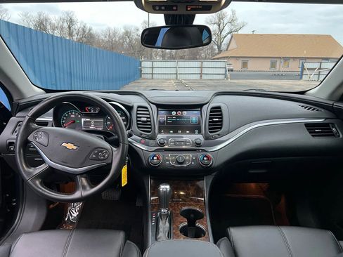 Used 2014 Chevrolet Impala LT w/ Convenience Package FWD image 17