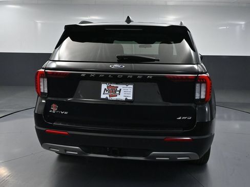 Used 2025 Ford Explorer Active w/ Active Comfort Package AWD/4WD image 6