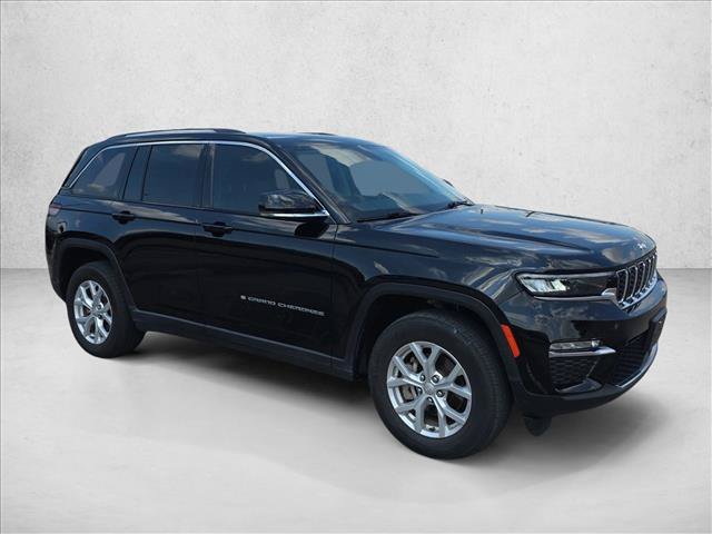 Used 2023 Jeep Grand Cherokee Limited RWD image 3