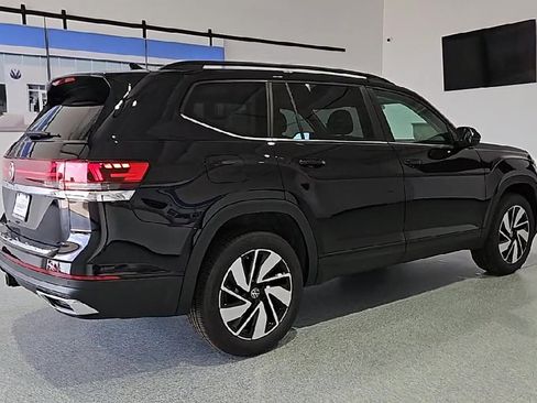 New 2026 Volkswagen Atlas SE FWD image 9
