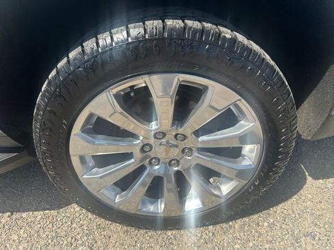 Used 2022 Chevrolet Tahoe Premier AWD/4WD image 12