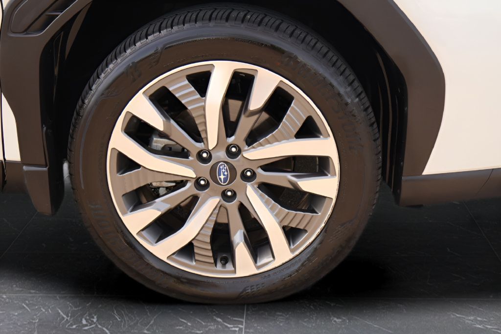 Certified 2025 Subaru Forester Touring AWD/4WD image 11