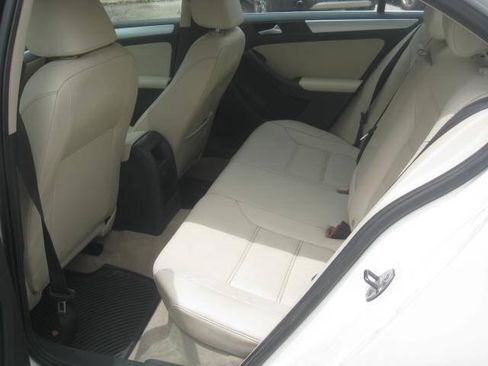Used 2014 Volkswagen Jetta SE FWD image 11