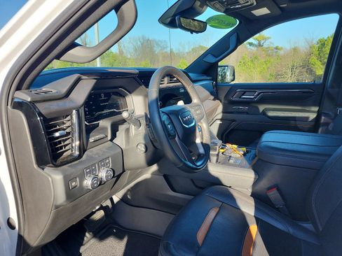 Used 2023 GMC Sierra 1500 AT4 w/ AT4 Premium Package image 17