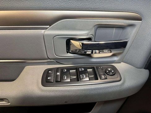 Used 2017 RAM 1500 Classic SLT image 7