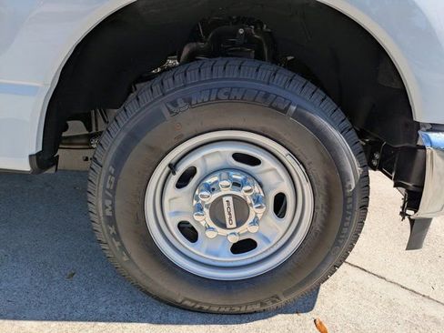 New 2026 Ford F250 XL w/ XL Chrome Package image 11