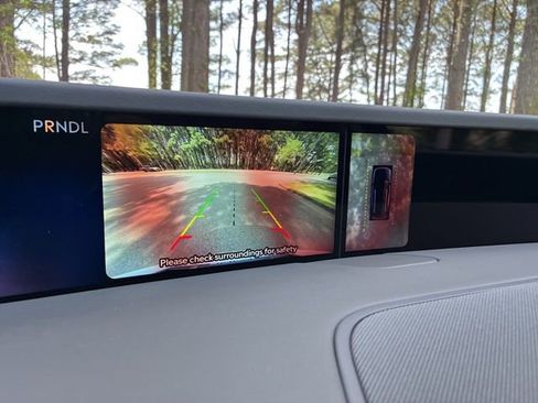 Used 2025 Lincoln Nautilus Reserve w/ Jet Appearance Package image 33