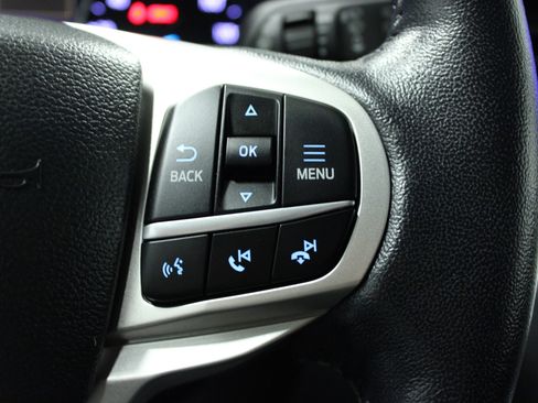 Used 2023 Ford Explorer XLT image 22