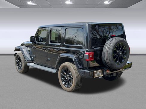 Used 2021 Jeep Wrangler Unlimited Sahara image 3