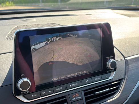 Used 2025 Nissan Altima 2.5 SV FWD image 23