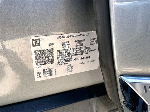 Used 2023 GMC Yukon XL SLT w/ SLT Luxury Package AWD/4WD image 34