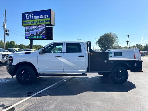 Used 2025 RAM 2500 Tradesman AWD/4WD image 1